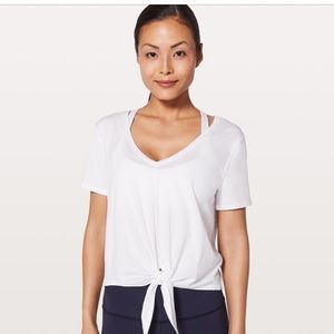Lululemon size 4 knot going to fly tee